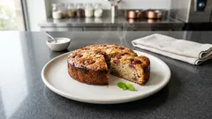 甘酒の自然な甘みで砂糖いらず。チェリー入りミニオーツケーキ（冷やしてもおいしい）